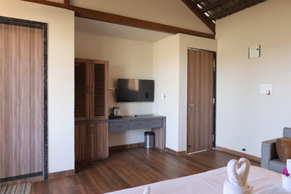 Lake View Premium Rooms(double occupancy) - Image 5